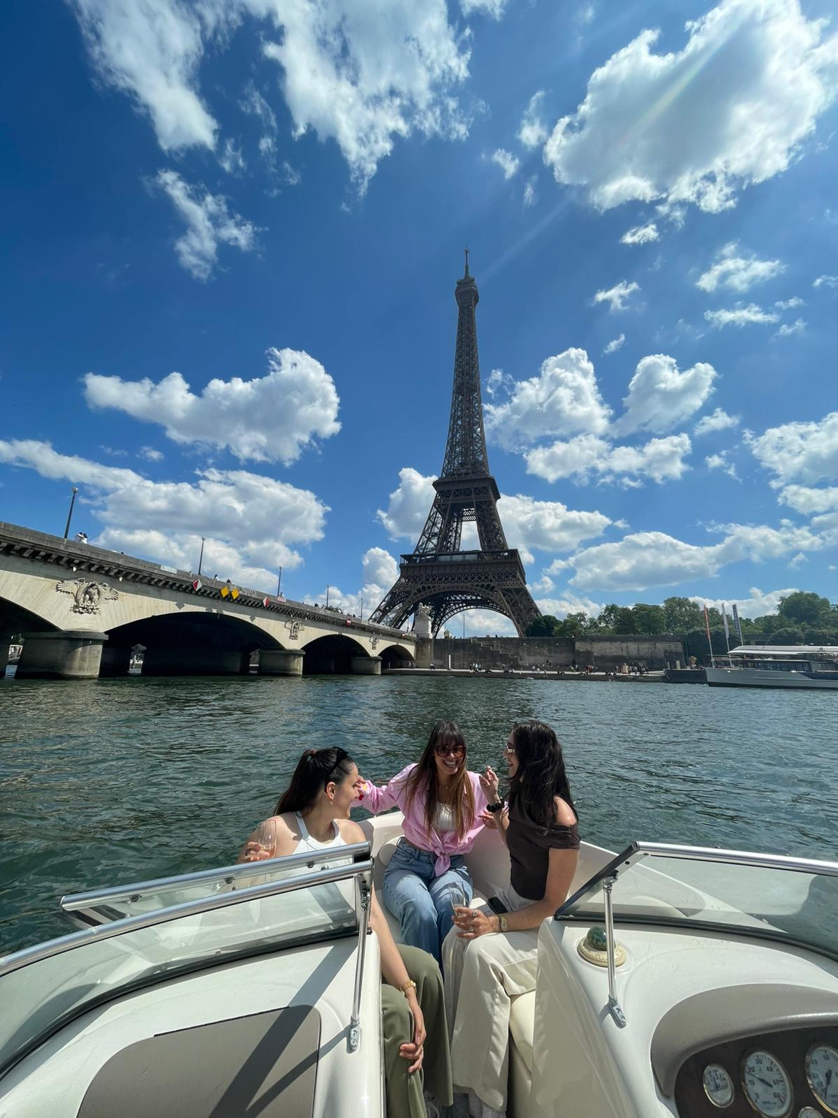 Croisière privée — Paris Boat Ride