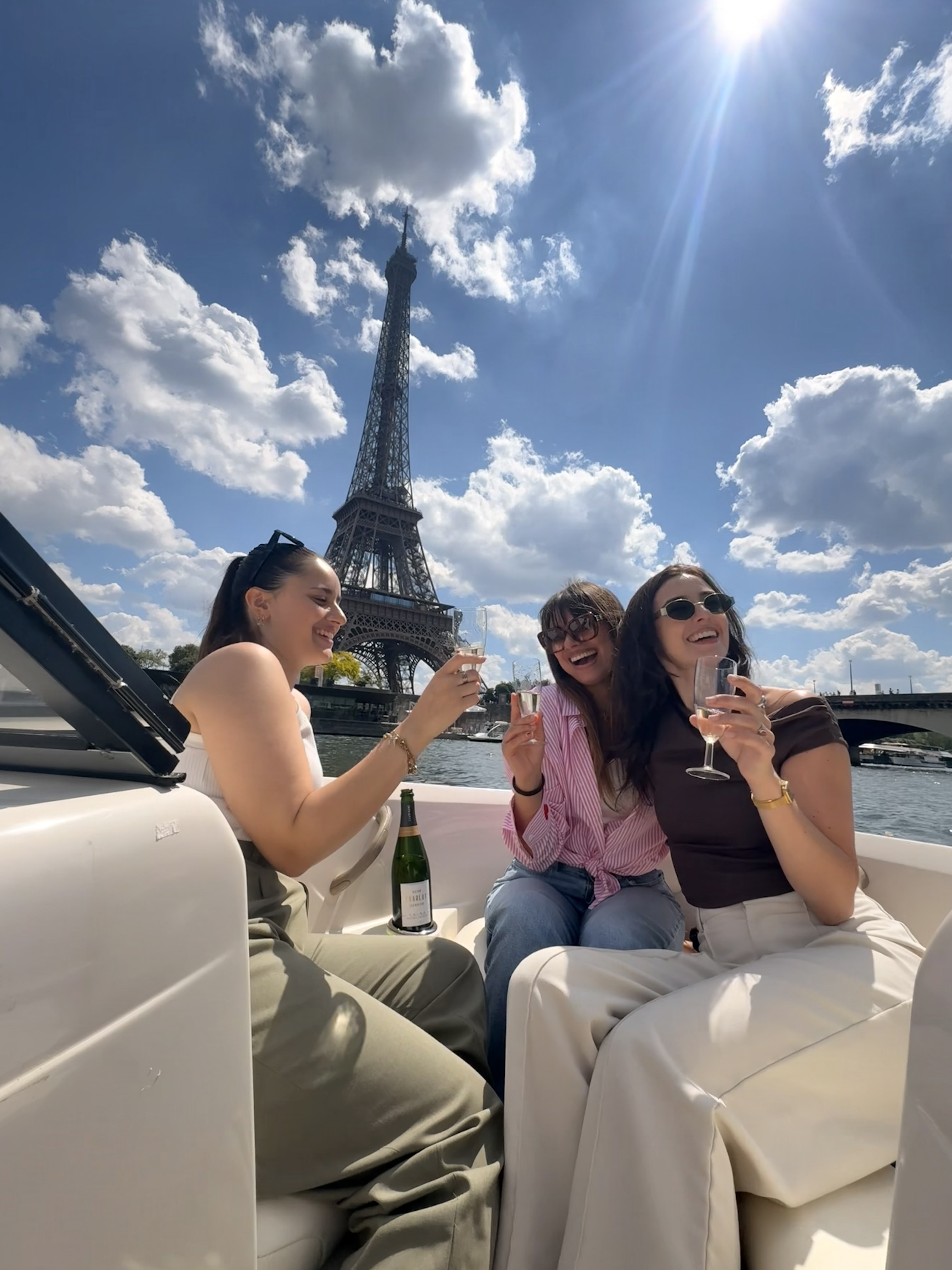 Vue depuis le pont — monuments de Paris